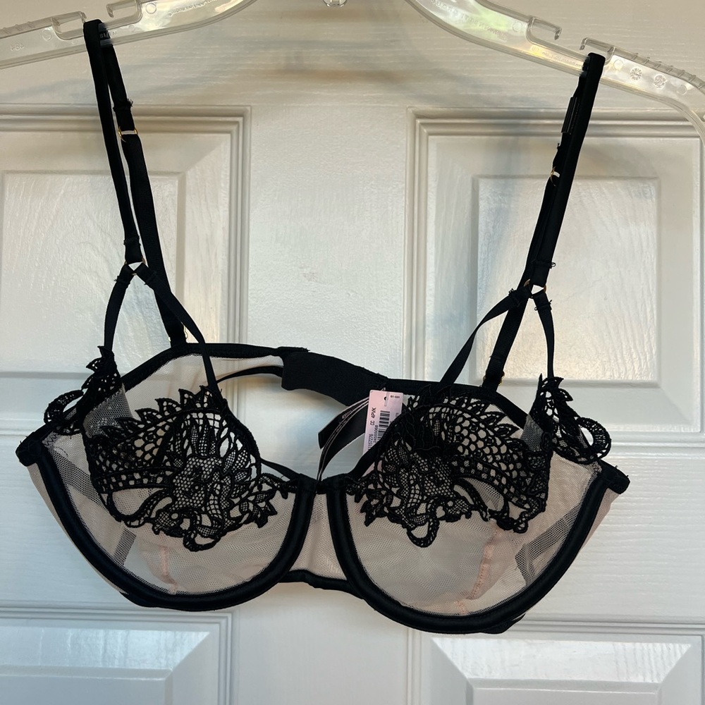Victoria Secret Dragon Bra 32C NWT
